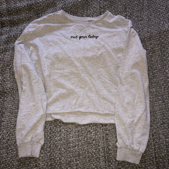 H&M Tops - HM CROP SWEATSHIRT